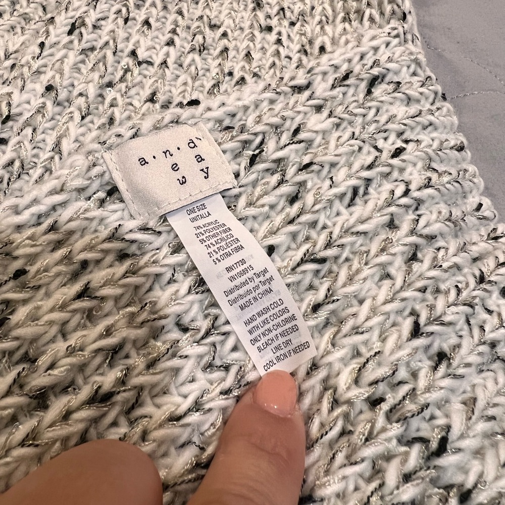 Scarf - Picture 4 of 4